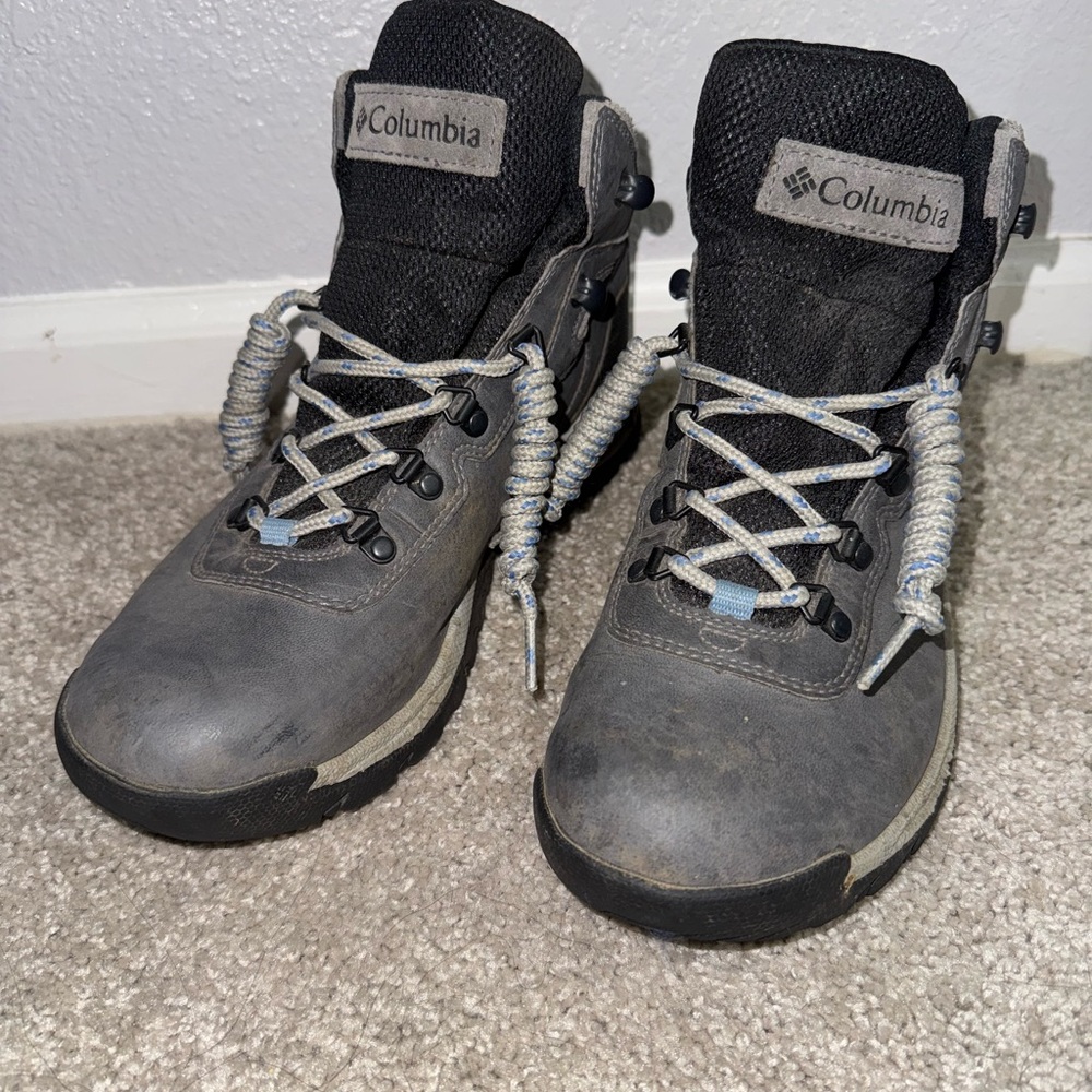 Columbia Gray Newton Ridge™ Plus Waterproof Hiking Boot - Wide